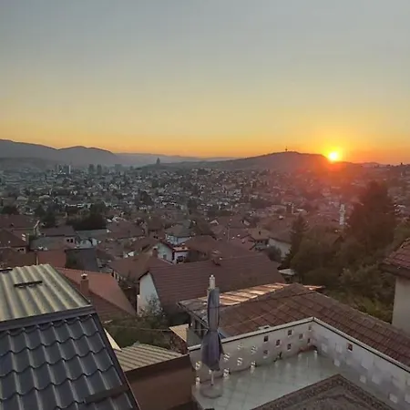 Stari Grad Apartment *